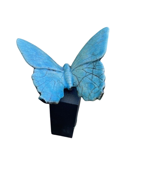 Raku vlinderurn op sokkel – Turquoise - Afbeelding 3