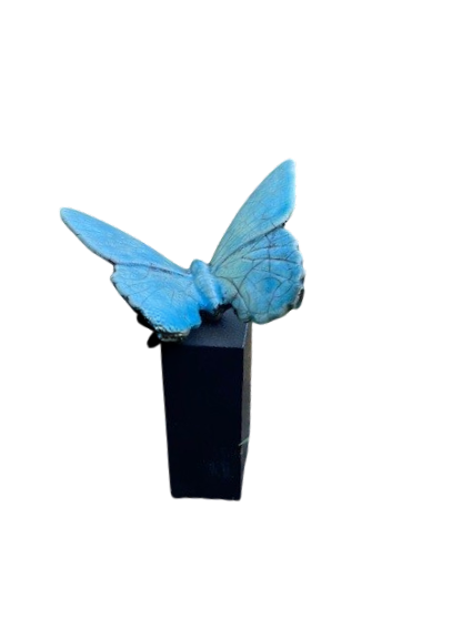 Raku vlinderurn op sokkel – Turquoise